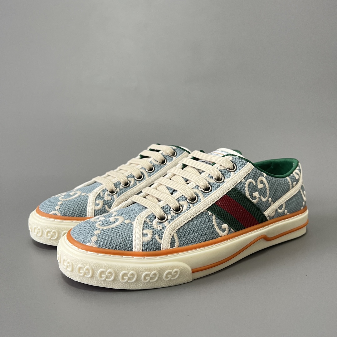 GUCCI Women's Gucci Tennis 1977 Sneaker in Beige Ebony Original GG Canvas #379374