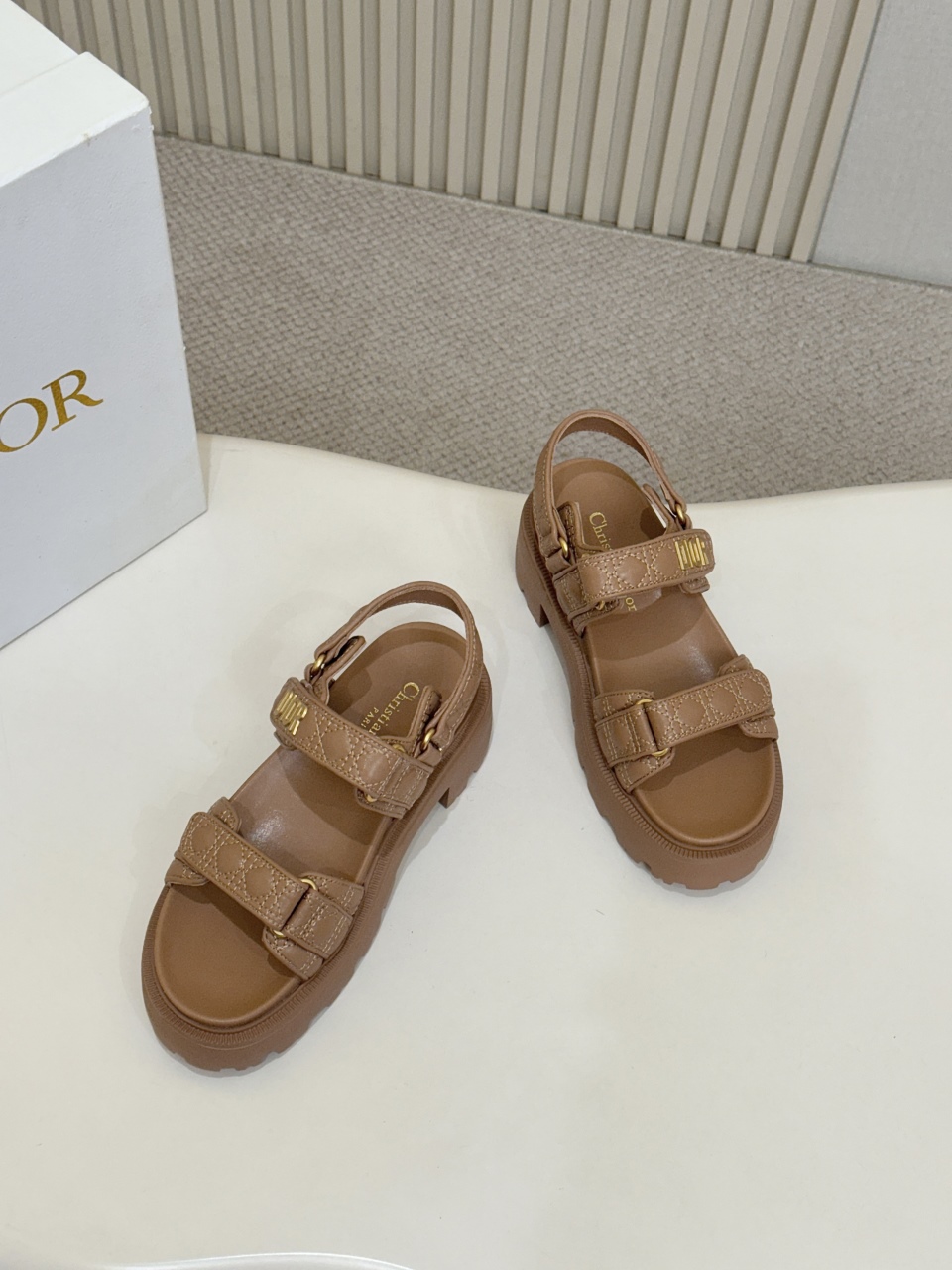 [TOP] Christian Dior Sandals - Brown