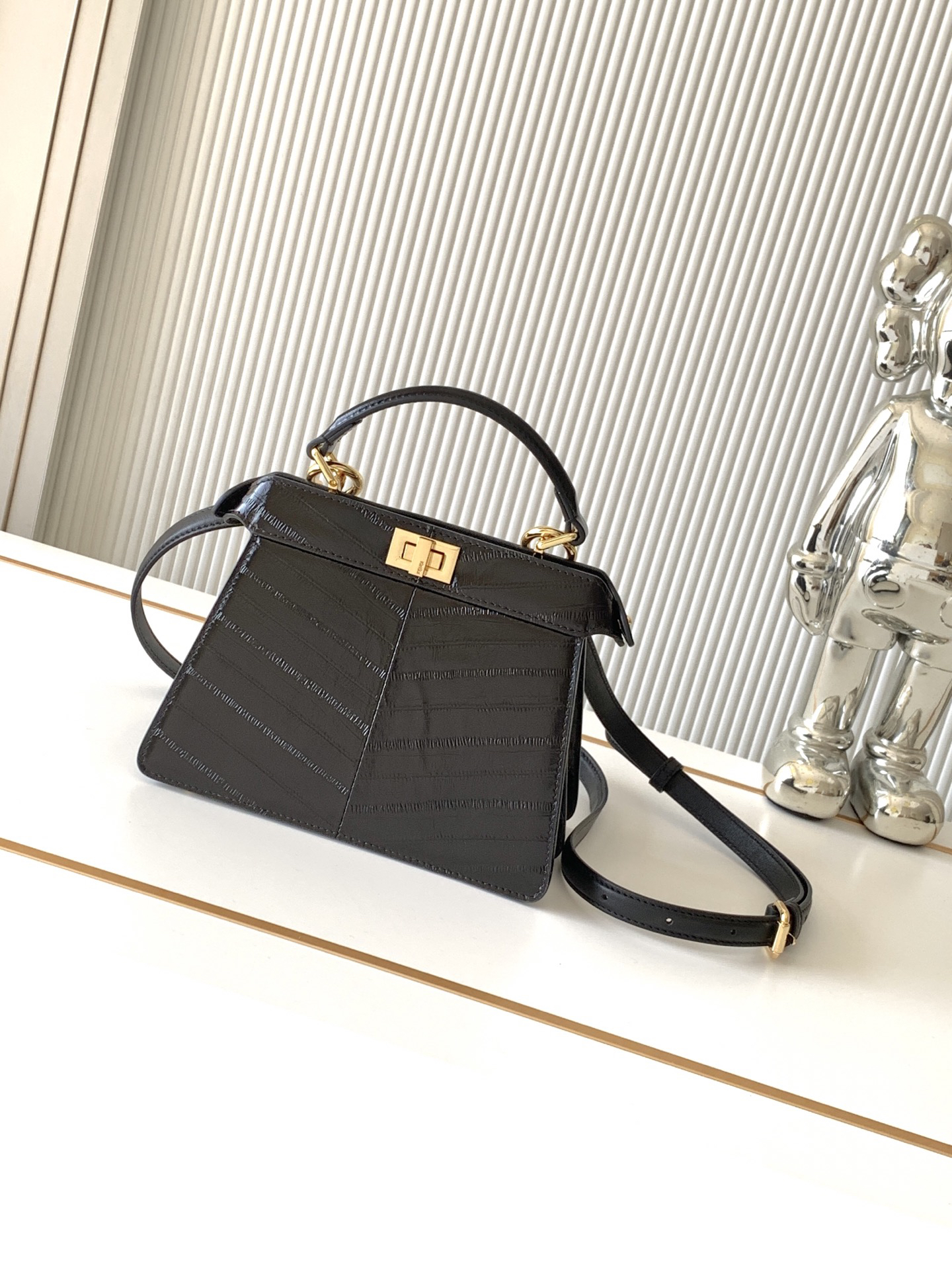 [TOP] FENDI Peekaboo ISeeU Bag 20-11-15.5cm - Black & GHW - 711 Luxury