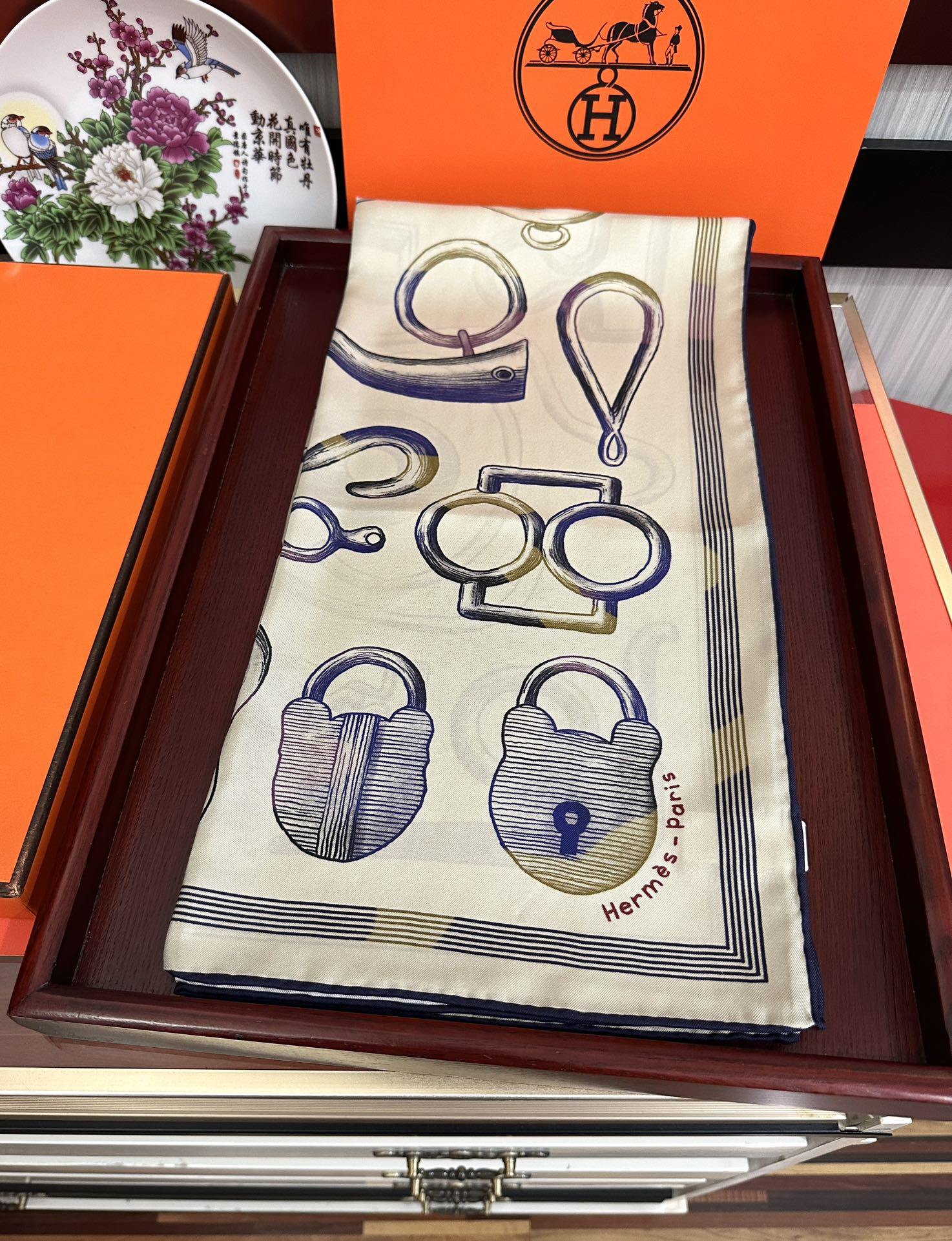 [TOP] HERMES Silk Scarf 90x90cm - Beige - 711 Luxury