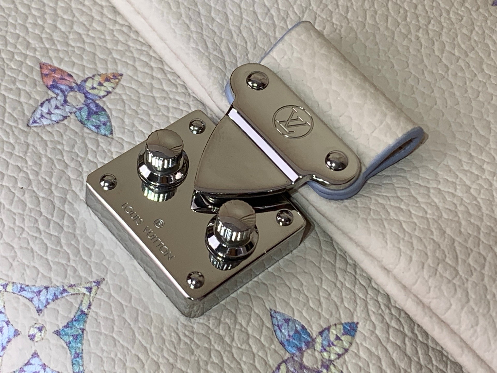 [TOP] Louis Vuitton LV Nano Madeleine Bag 21× 12.5 × 6 cm - Beige - 711 Luxury