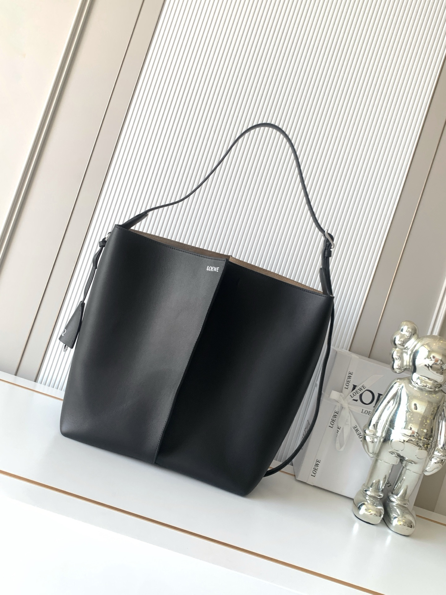 [TOP] LOEWE Bilbao Bag Bucket Bag 33*27.5*17CM - Black - 711 Luxury