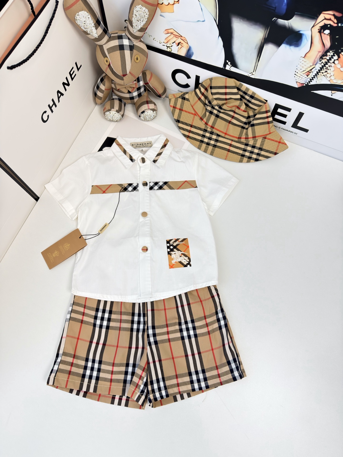 Burberry Unisex Kids White Vintage Plaid Spliced Short Sleeve Shirt & Plaid Shorts Two Piece Set With Bucket Hat Boys Girls Sizes 90-150