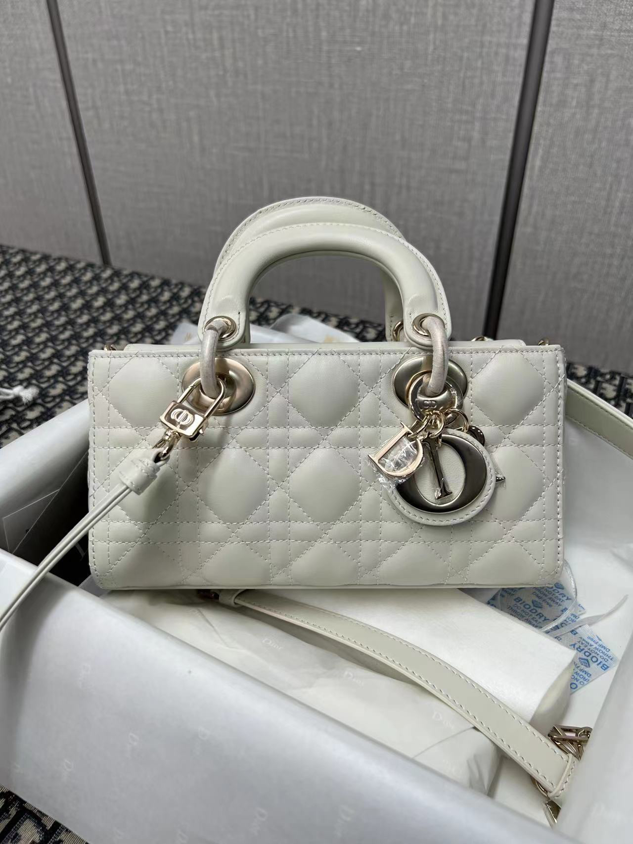 [TOP] Christian Dior Lady D-Joy Bag Lambskin 22x12x6cm - White