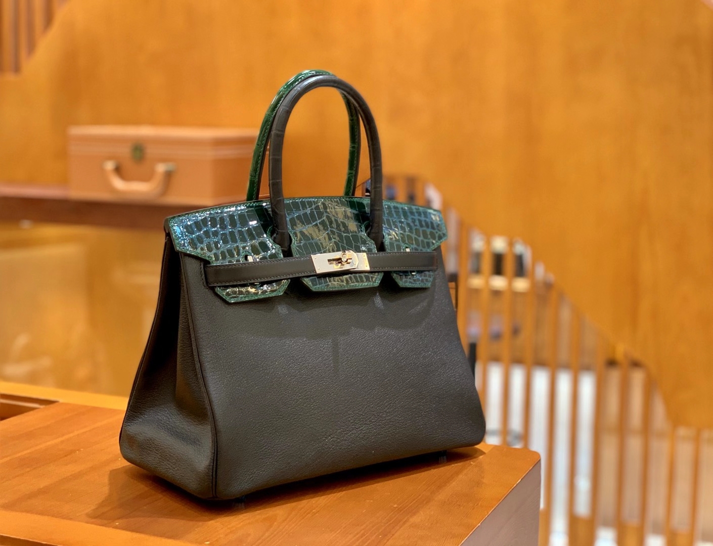 Hermes Birkin touch, 25-30cm in size, made of imported crocodile skin with goat skin overlay, original honeycomb thread, top-quality craftsmanship.