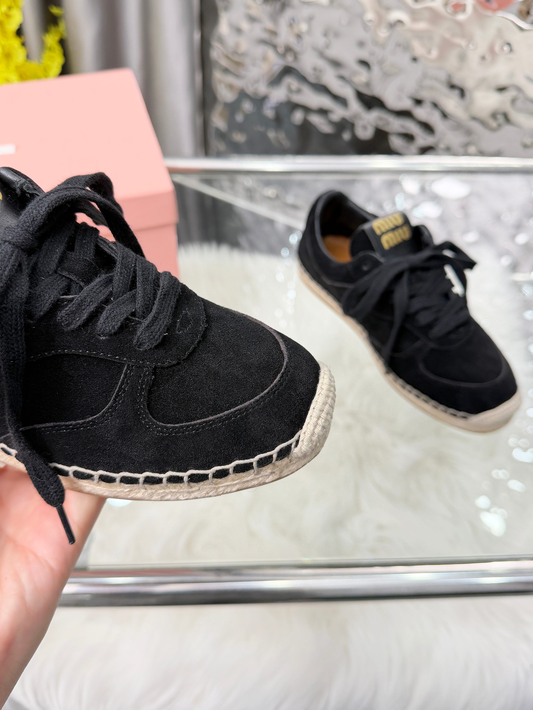 [TOP] Miu Miu Cowhide Shoes - Black - 711 Luxury