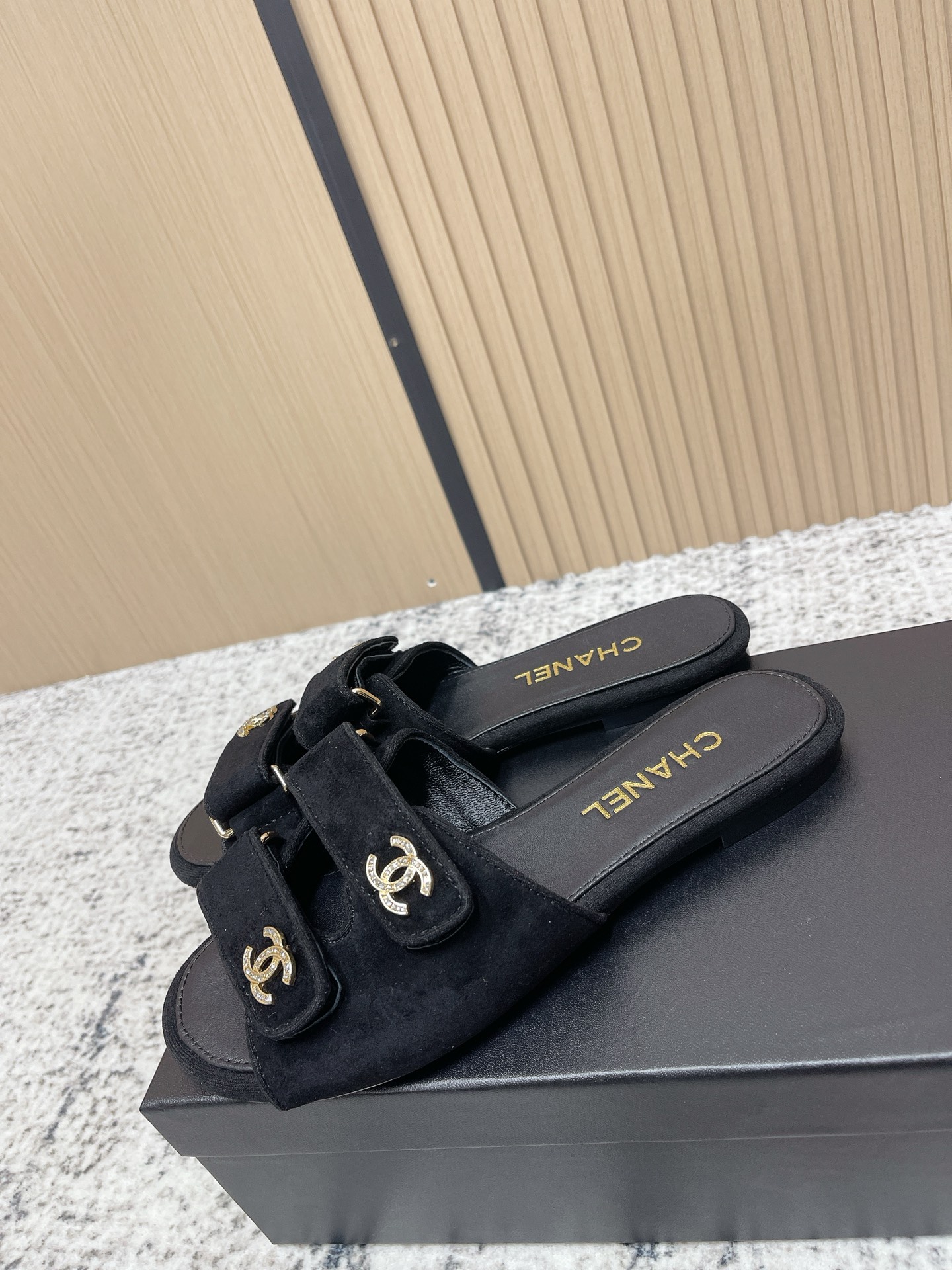 [TOP] CHANEL  Sandals - Black