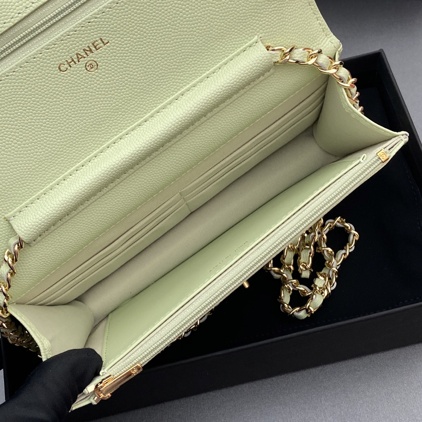 [TOP] CHANEL Woc Bag  20-13-3.5cm - Light Green