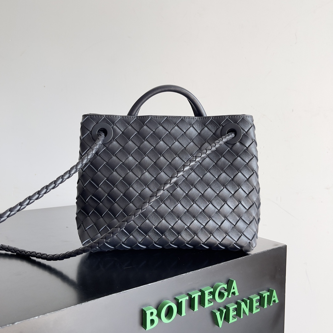 [TOP] Bottega Veneta BV Andiamo Bag Lambskin 25x22x10.5cm - Black - 711 Luxury