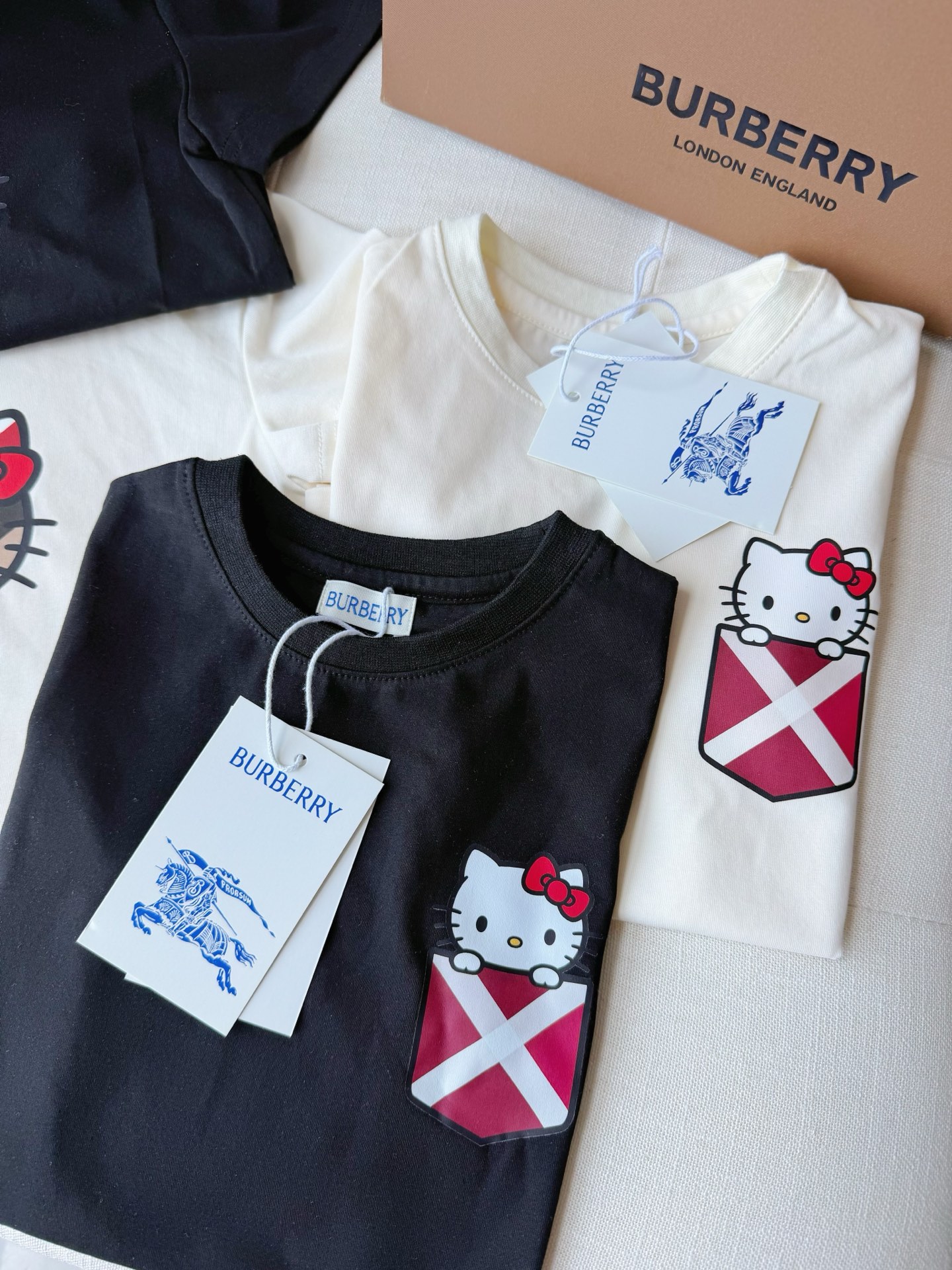 Burberry Unisex Kids Hello Kitty Shield Logo Crew Neck Cotton Short Sleeve T-Shirt Boys Girls Sizes 68-160