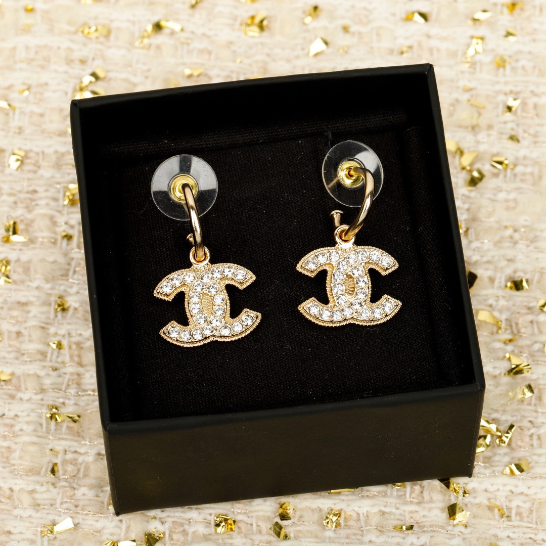 [TOP] CHANEL Earrings - Gold