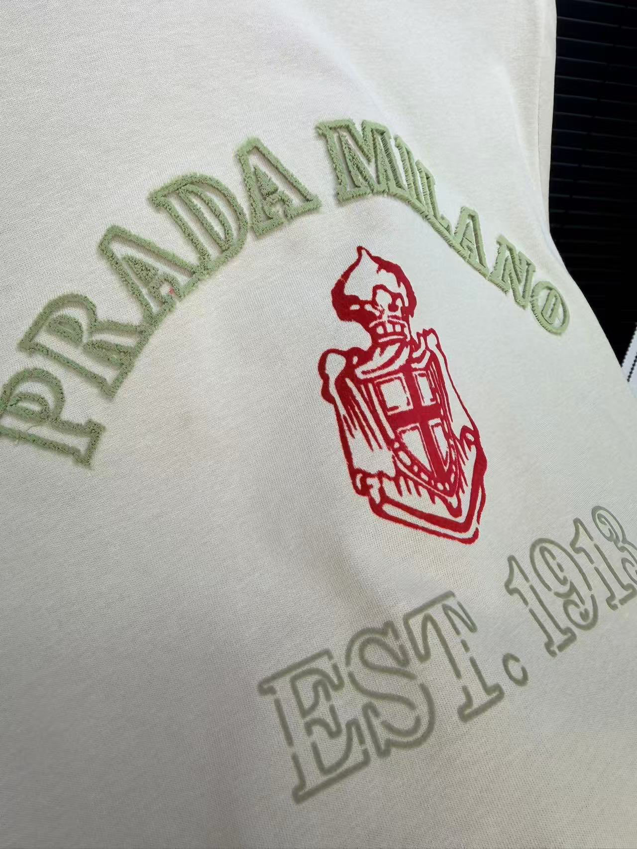 [TOP] PRADA T-shirt - 2 Colors