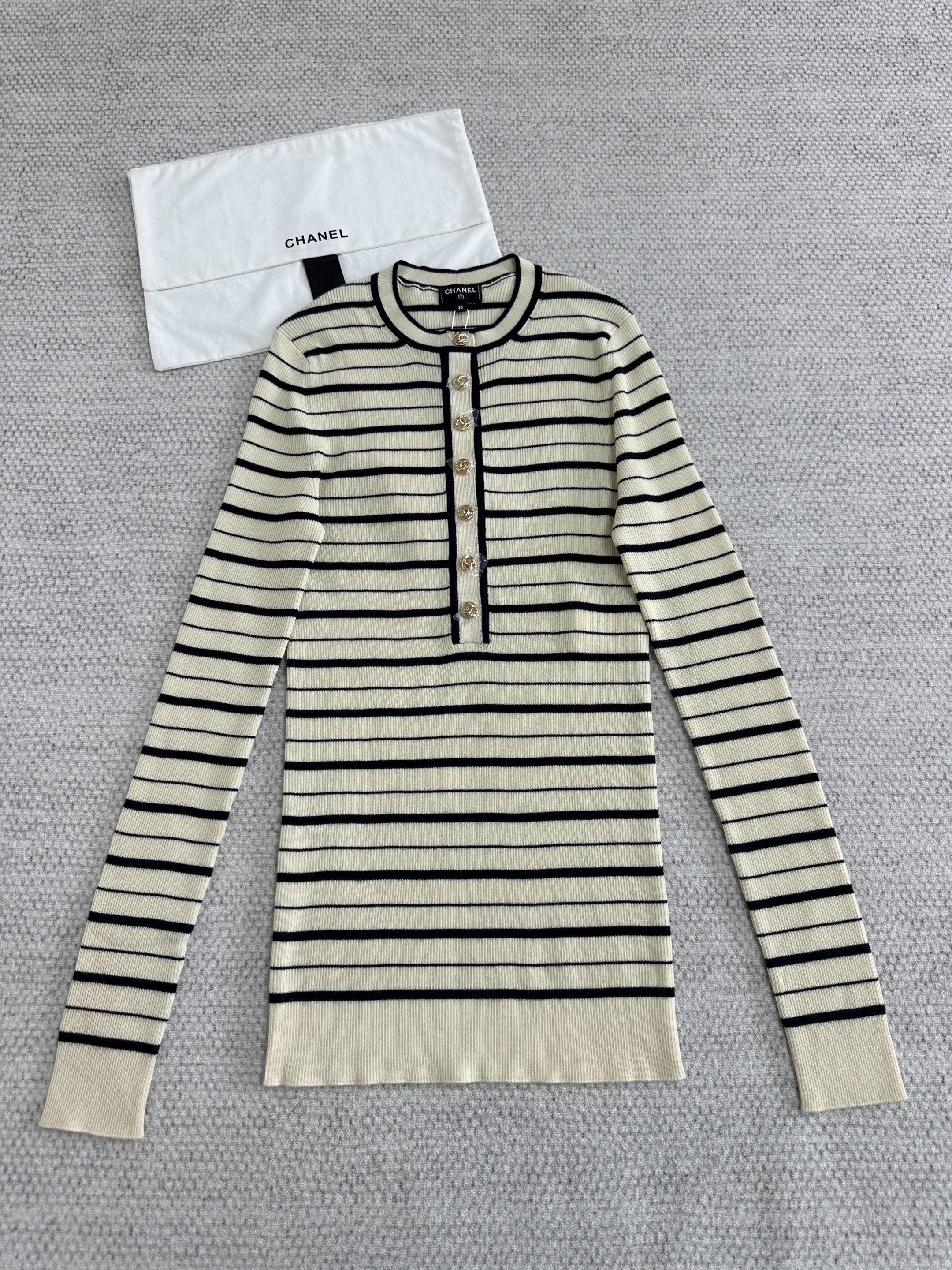Chanel black Clothing CHANEL Top-quality Version Pullover Cashmere Silk Ecru Black #394029 View 2 | Nigo Office