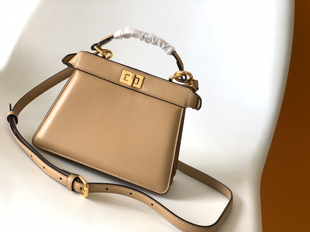 [TOP] FENDI Peekaboo ISeeU Bag Lambskin Mini 20-11-15.5cm - Khaki & GHW - 711 Luxury