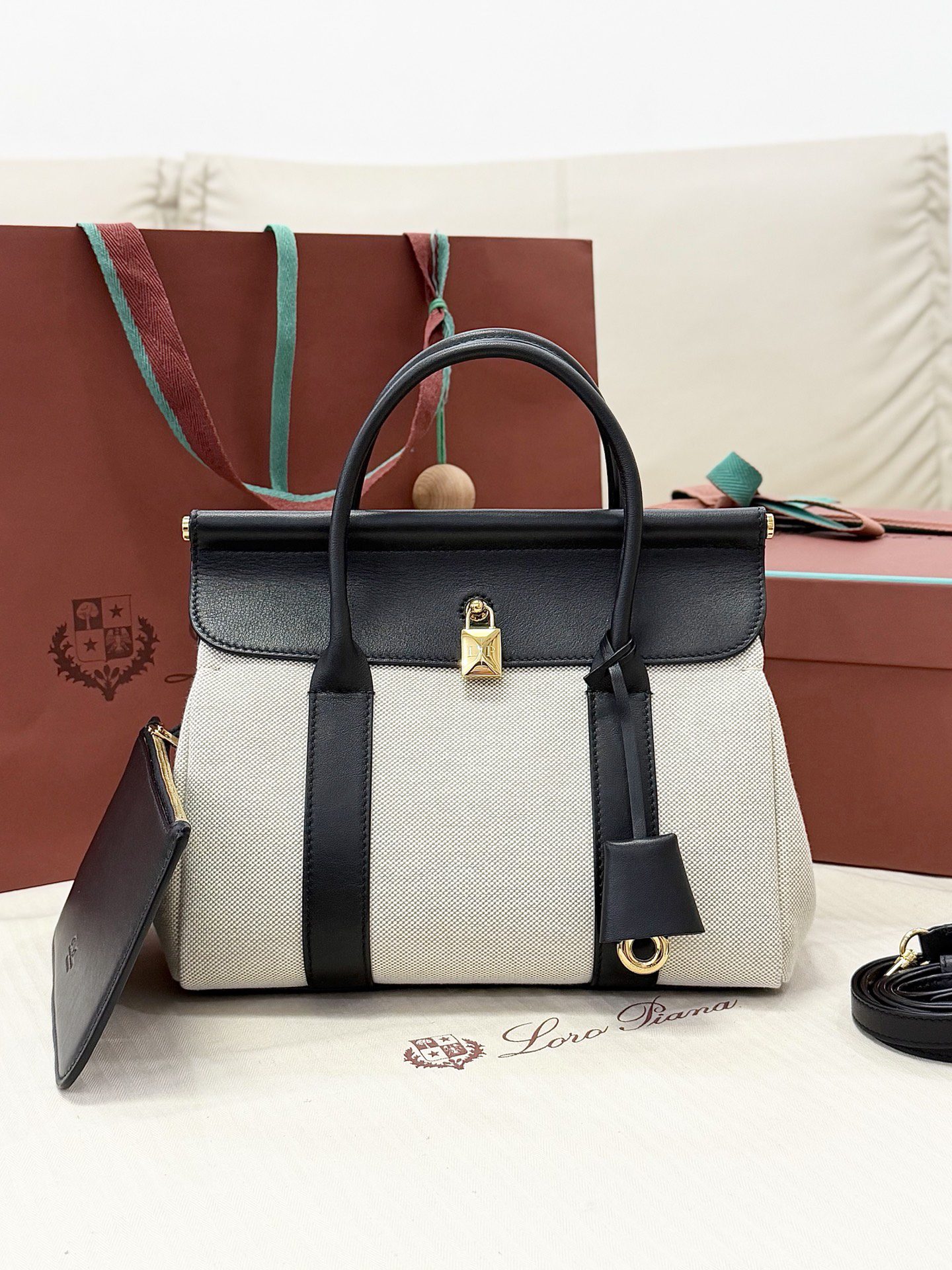 [TOP] Loro Piana Loom Bag Canvas 25x18x12.5cm - White and Black - 711 Luxury
