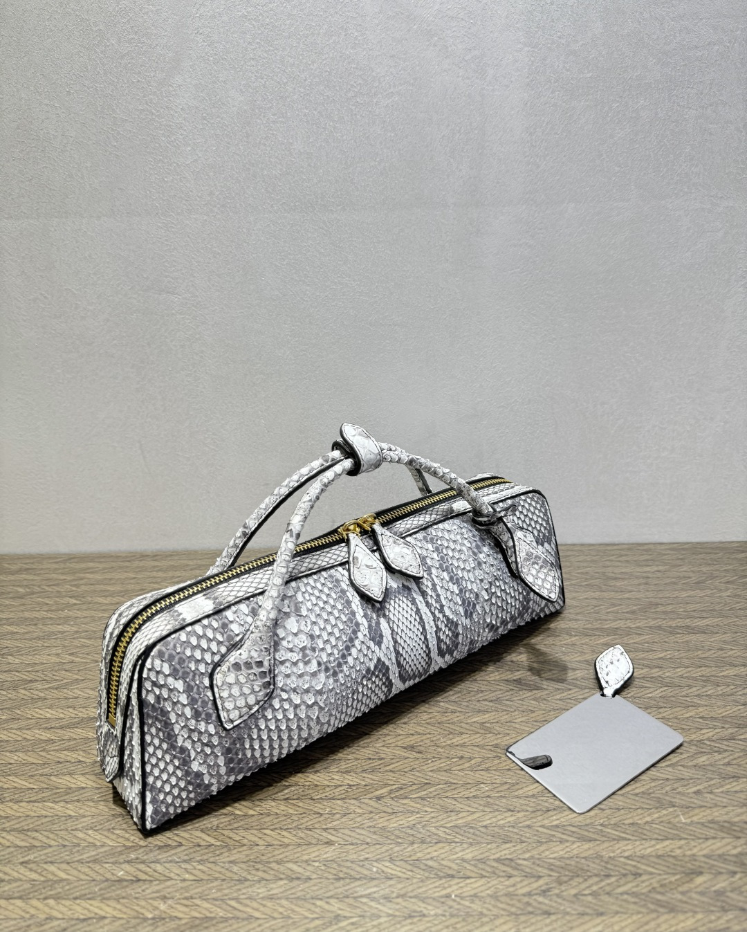 [TOP] ALAIA Python Skin Bag 31-6.5-10 CM - White and Black - 711 Luxury