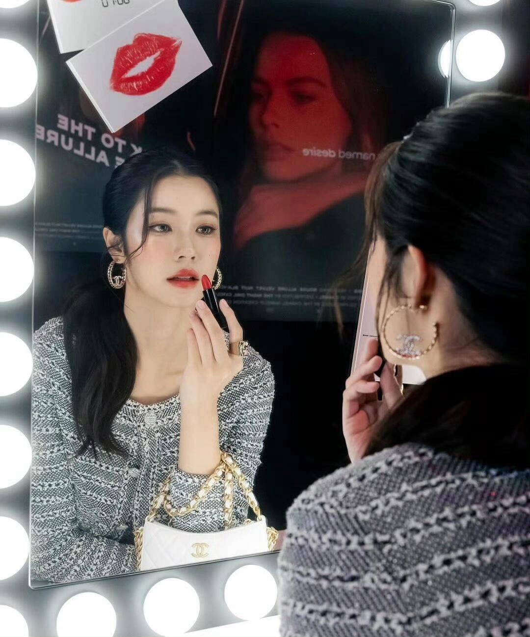 [TOP] CHANEL Earrings - Gold