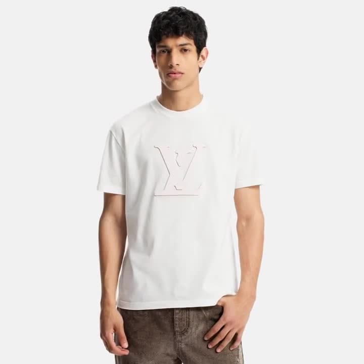 Louis Vuitton Clothing LOUIS VUITTON Laser Cut Signature T-Shirt #394619 View 2 | Nigo Office