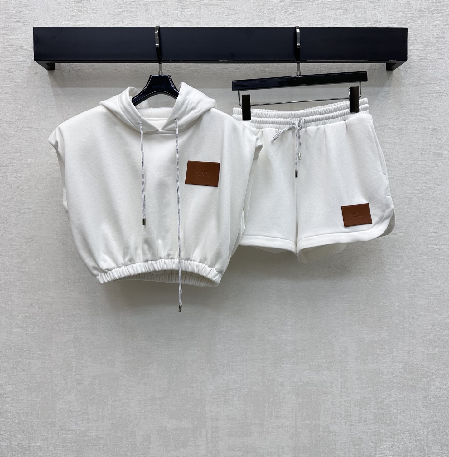 [TOP] FENDI Hoodie + Shorts Set - White - 711 Luxury