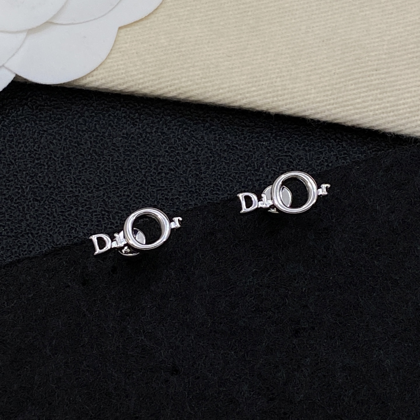 [TOP] Christian Dior Earrings - Silver - 711 Luxury