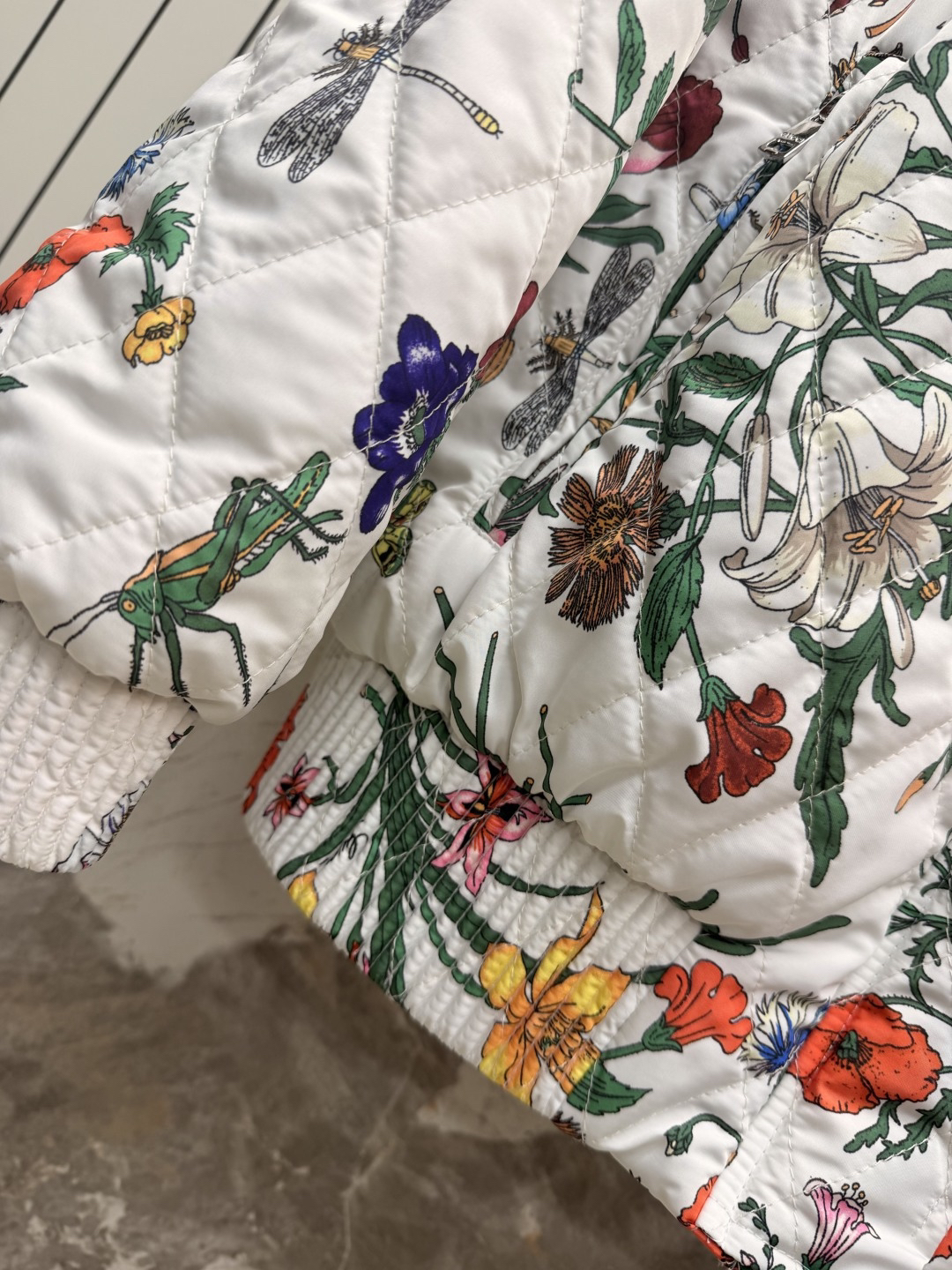 [TOP] GUCCI Floral Cotton-Padded Jacket - White