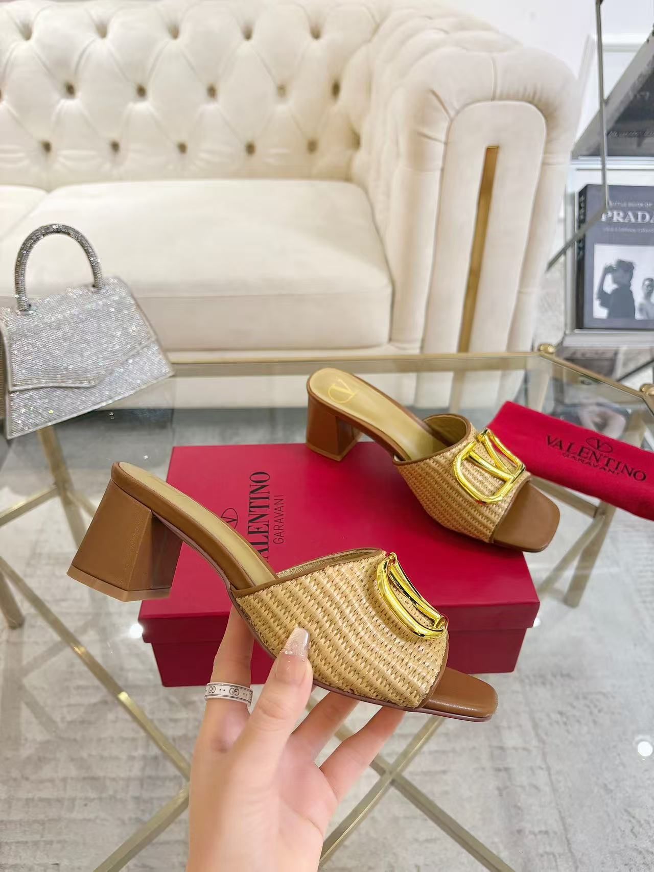 [TOP] VALENTINO Slippers - Brown - 711 Luxury
