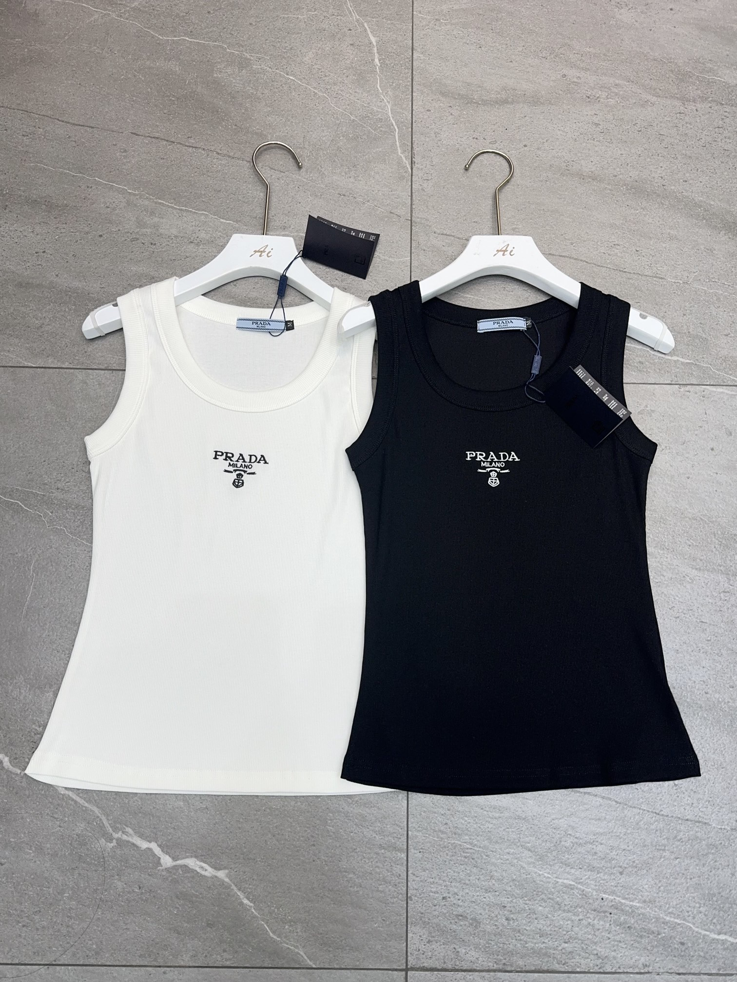 [TOP] PRADA Vest - 2 Color