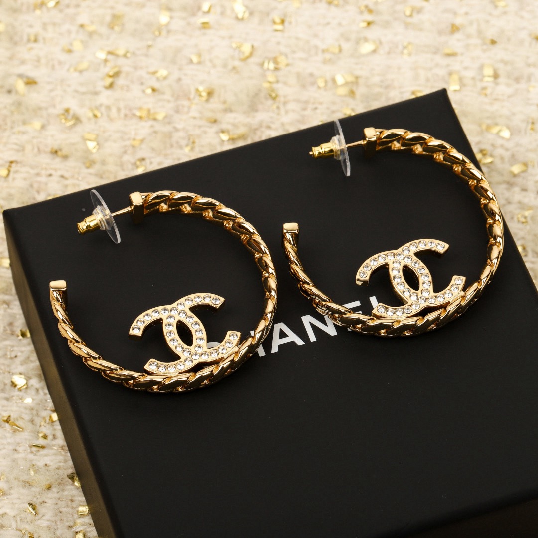 [TOP] CHANEL Earrings - Gold