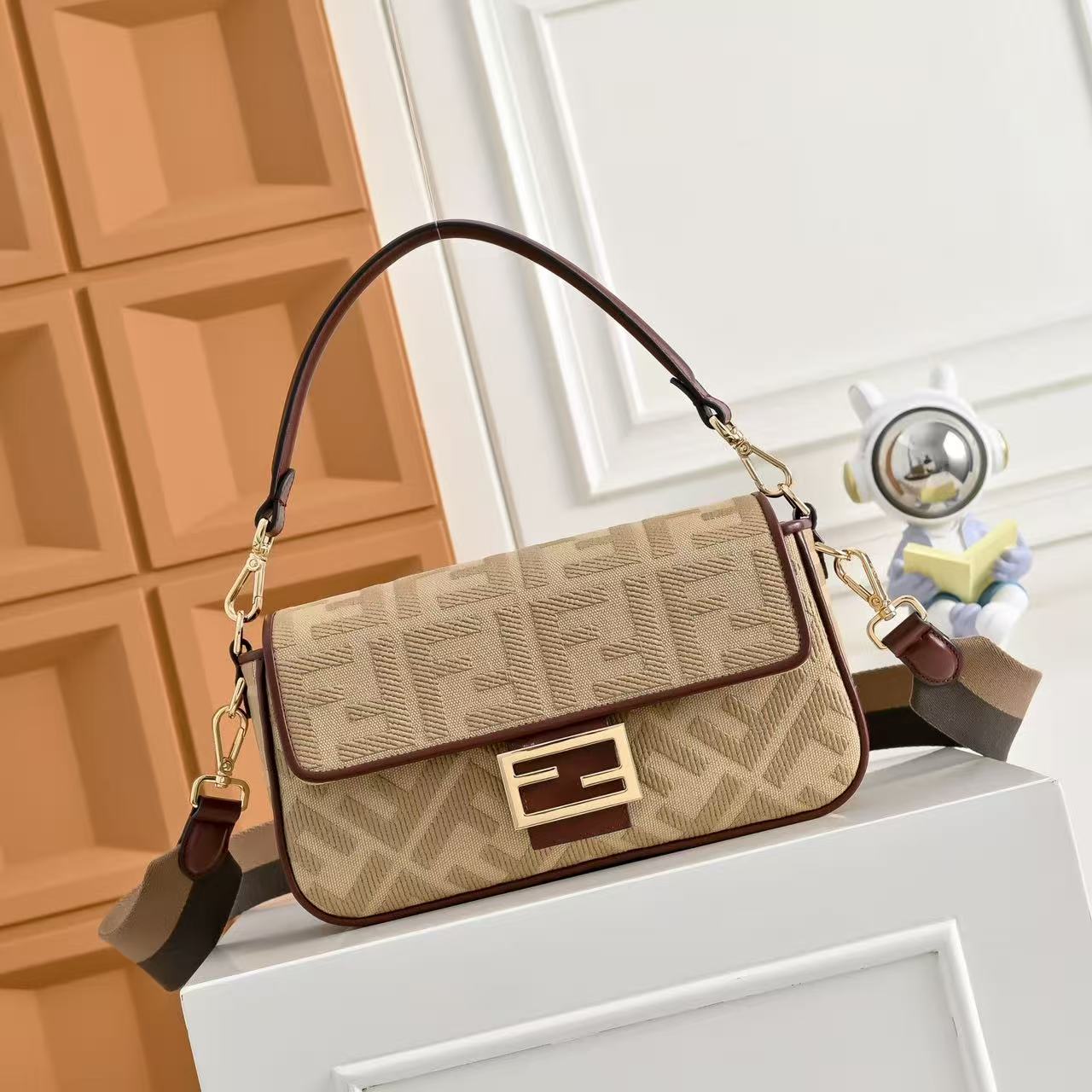 [TOP] FENDI Baguette Bag 26-6.5-13.5cm - Khaki - 711 Luxury