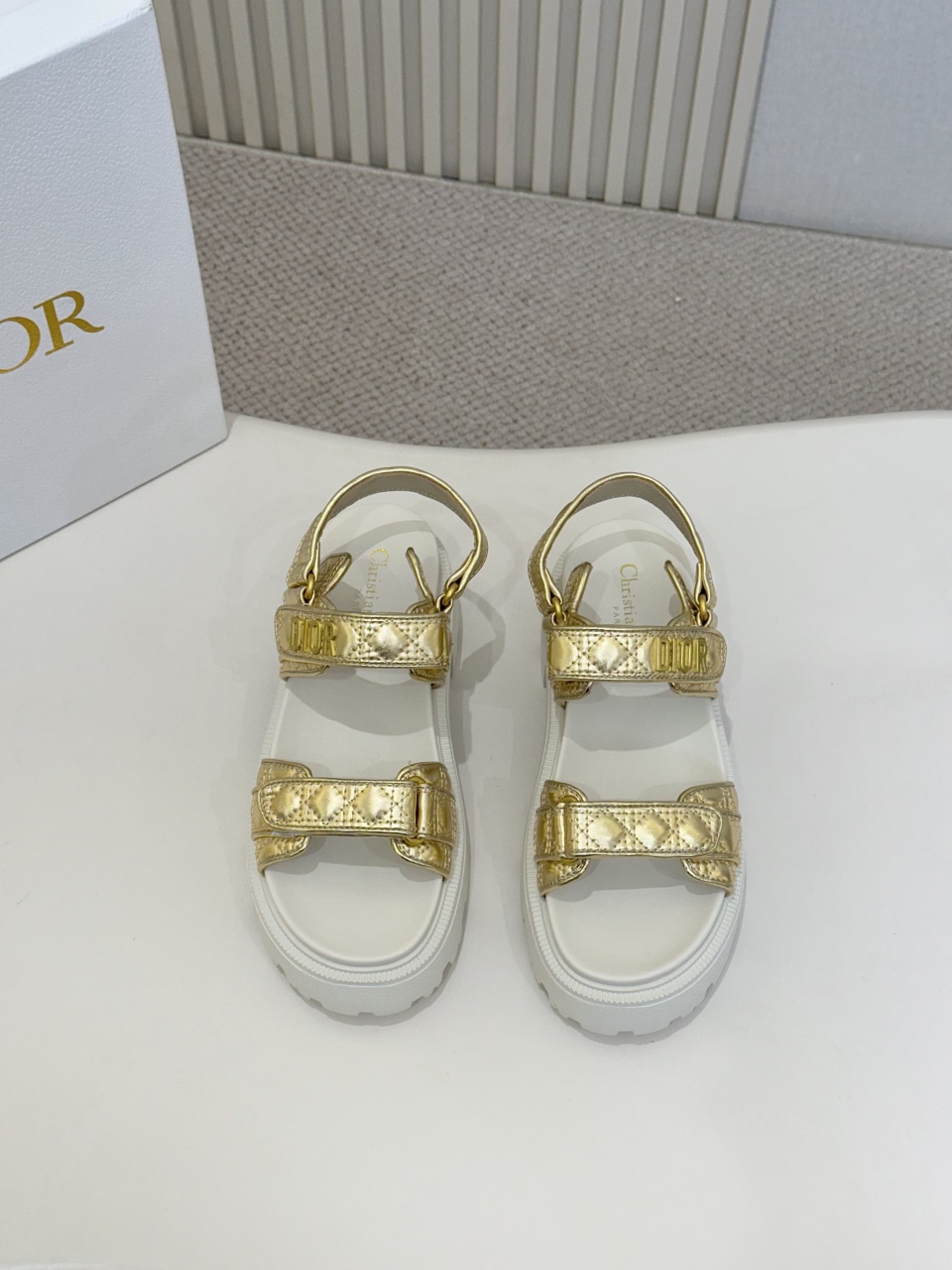 [TOP] Christian Dior Sandals - Gold