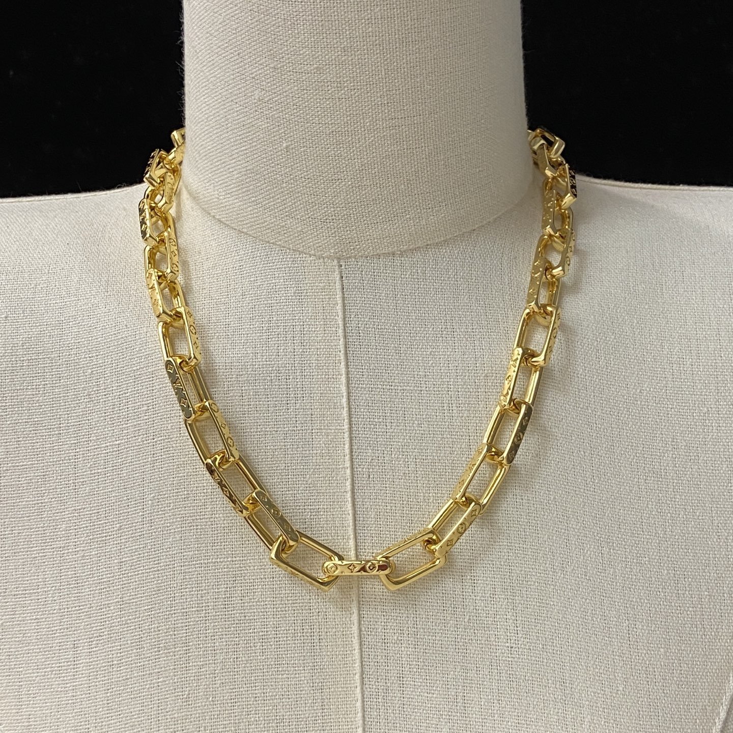 [TOP] Louis Vuitton LV Necklace - Gold - 711 Luxury