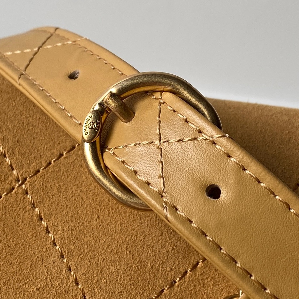 [TOP] CHANEL Suede Messenger Bag 24×30×8cm - Brown