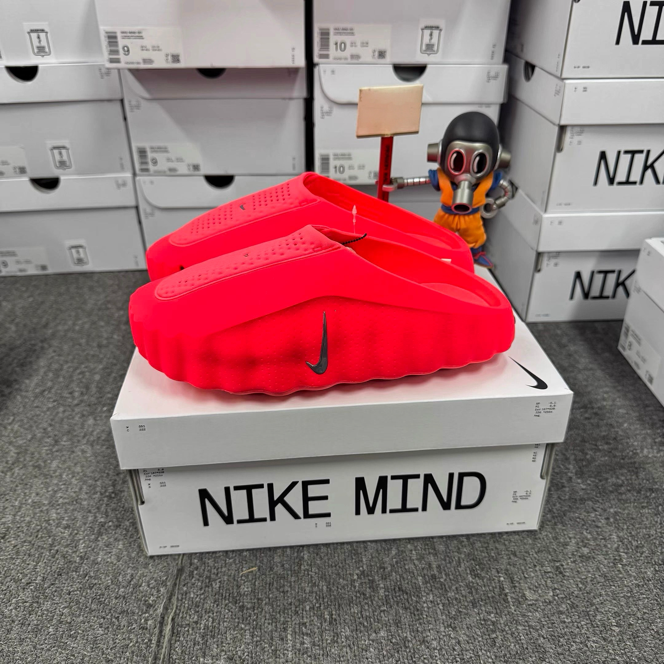 2026 Hot Selling Mind 001 Men's and Women's Pre-Game Comfortable and Soft Closed-Toe Recovery Slippers HQ4307-001