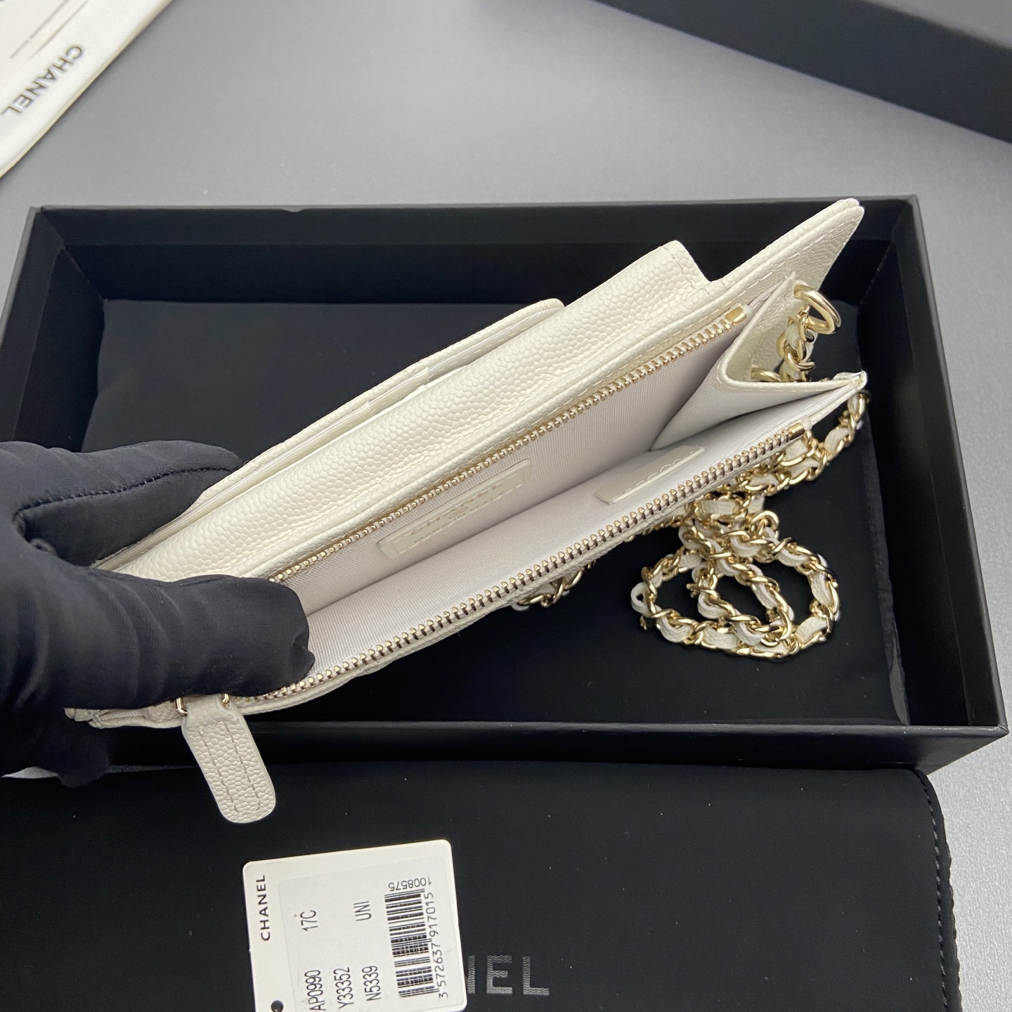 [TOP] CHANEL Phone Bag 18.5-9-3cm - White