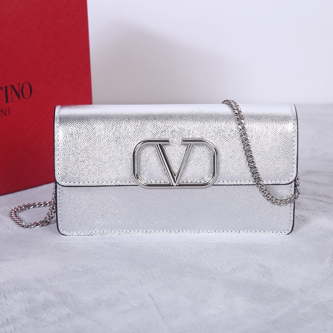 [TOP] VALENTINO Garavani VLogo Signature Bag 20 x 10.5 x 4 cm - Sliver - 711 Luxury