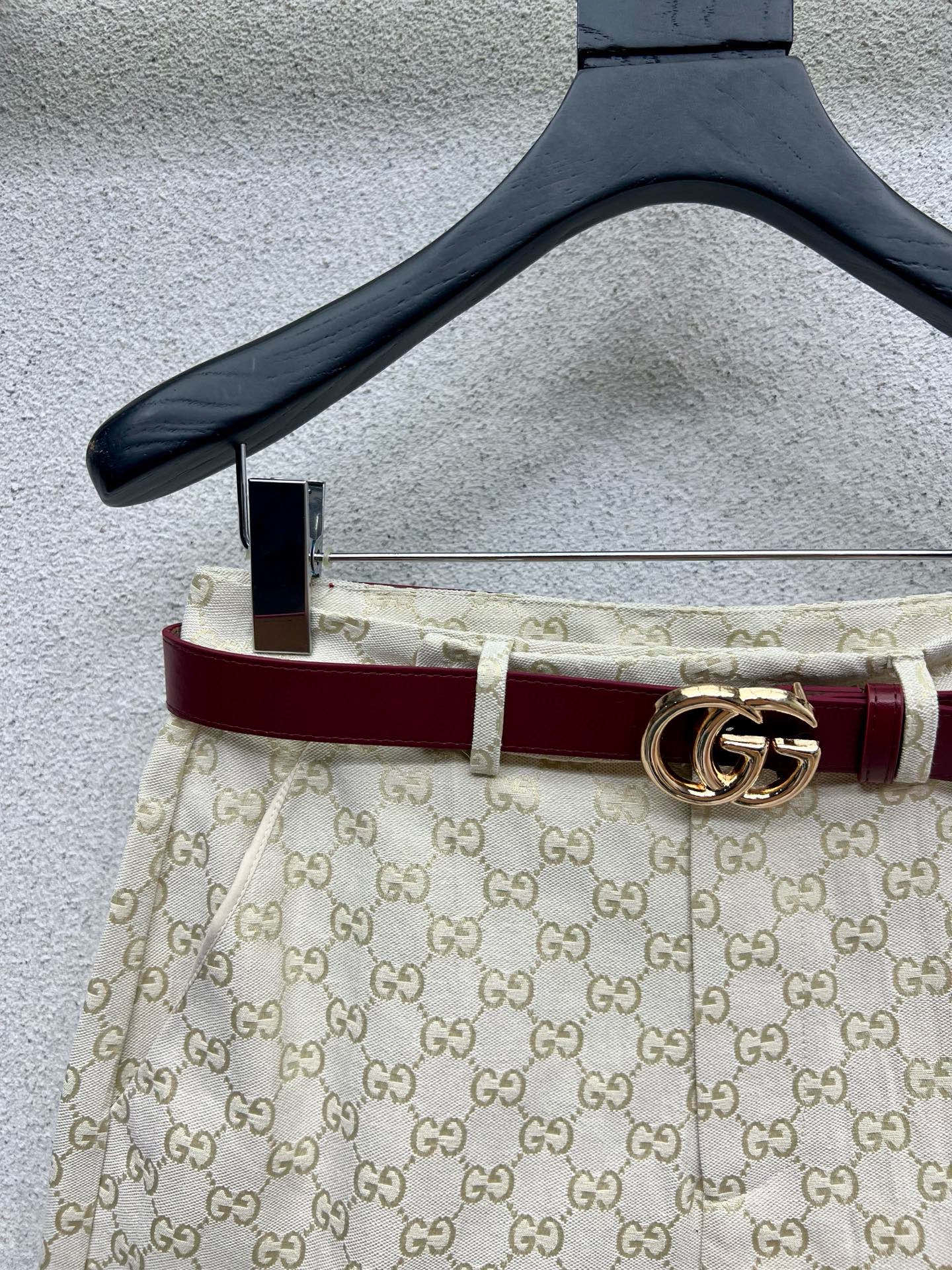 [TOP]GUCCI Shorts - Beige