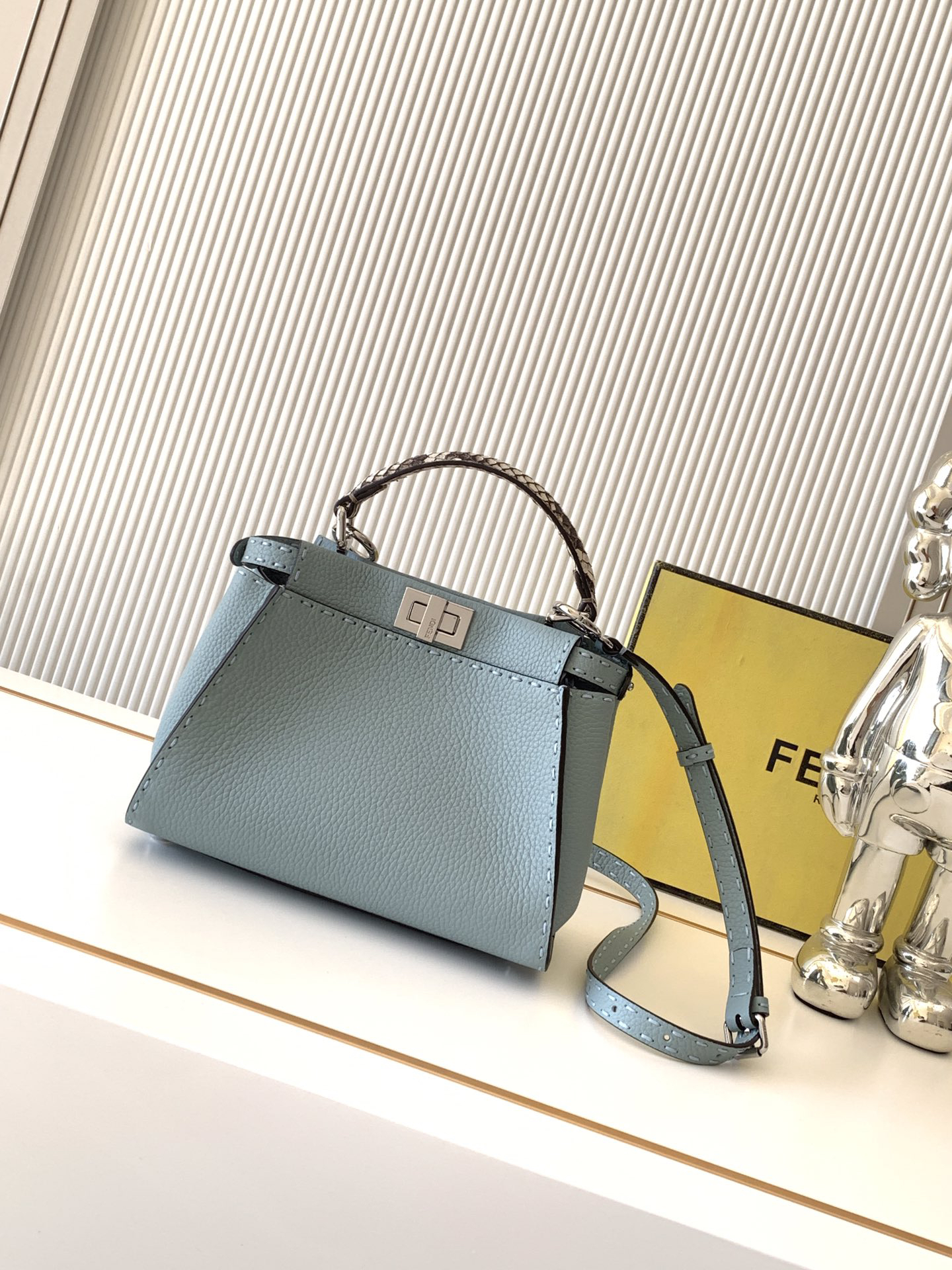 [TOP] FENDI Peekaboo Bag 23x11x18cm - Light Blue - 711 Luxury