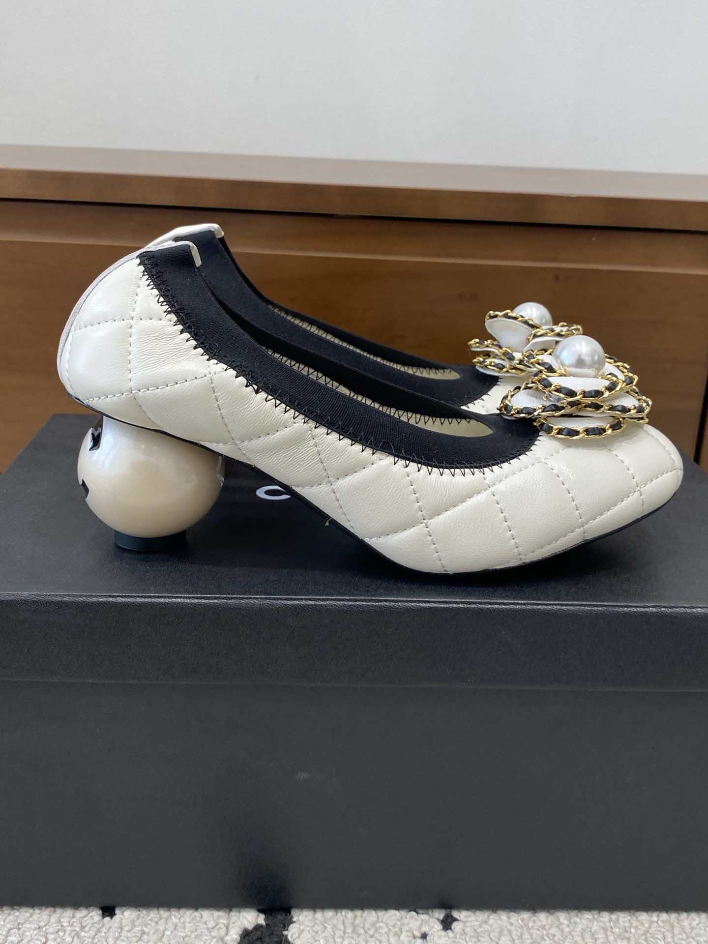 [TOP] CHANEL Pumps - White - 711 Luxury