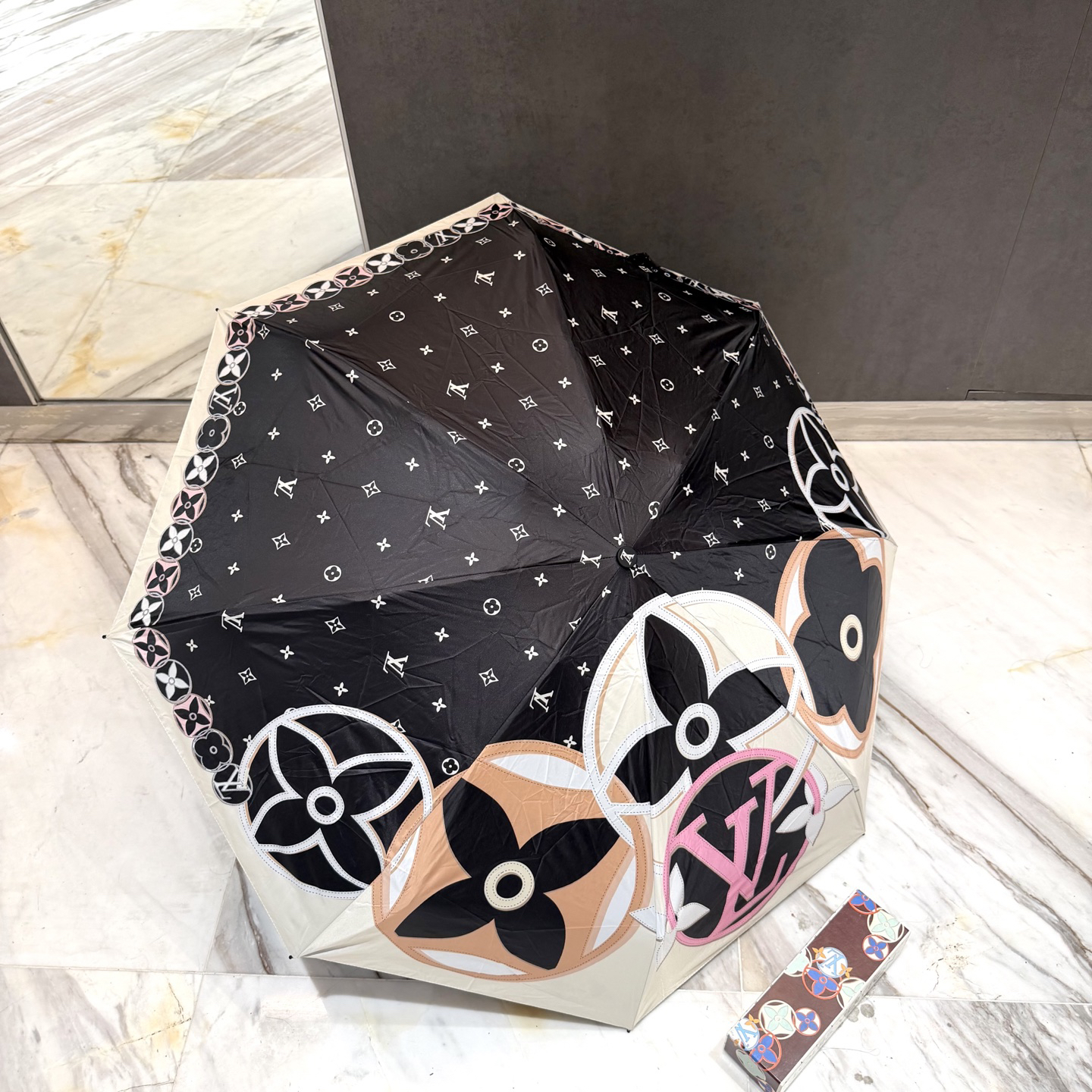 [TOP] Louis Vuitton LV Umbrella - Black - 711 Luxury
