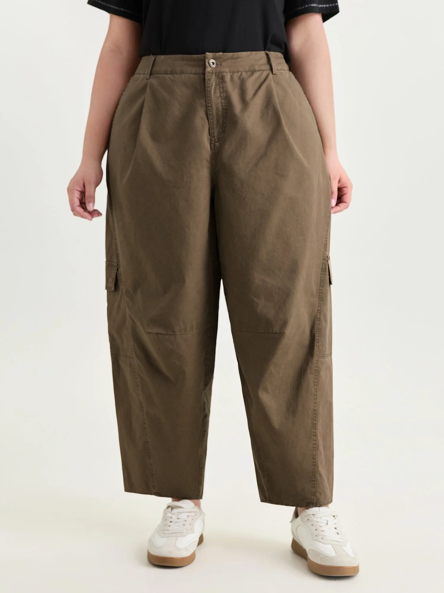 Cotton Washed And Distressed Pleated Pants