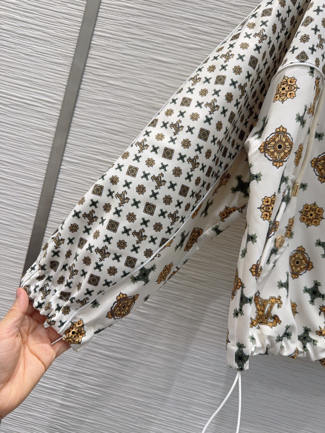 [TOP] Louis Vuitton LV Jacket - Beige