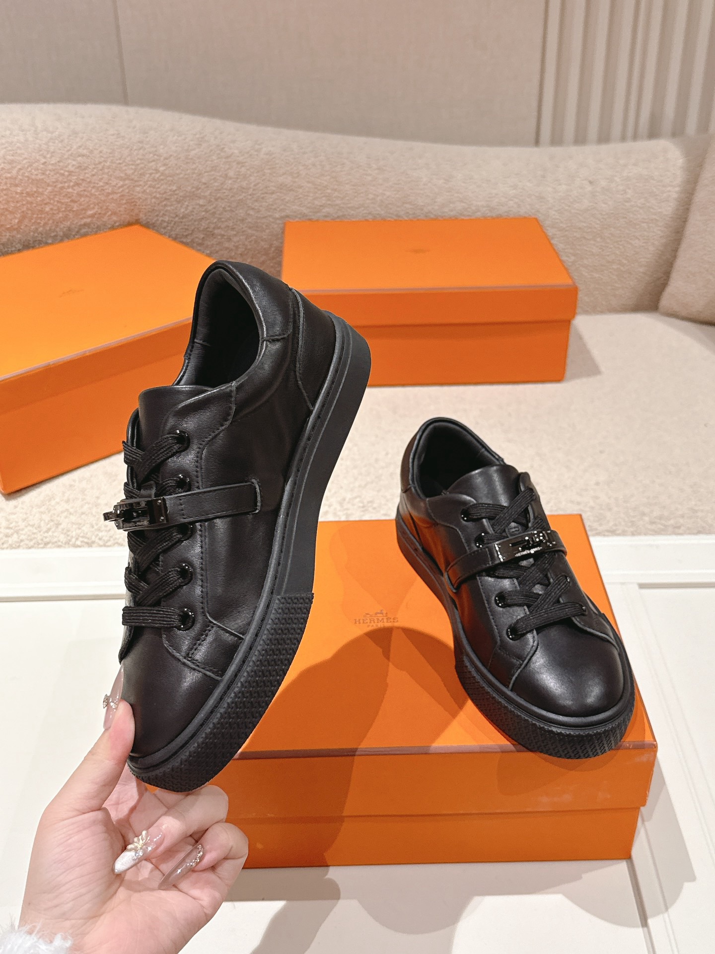 [TOP] HERMES Men's/Women's Casual Shoes - Black - 711 Luxury