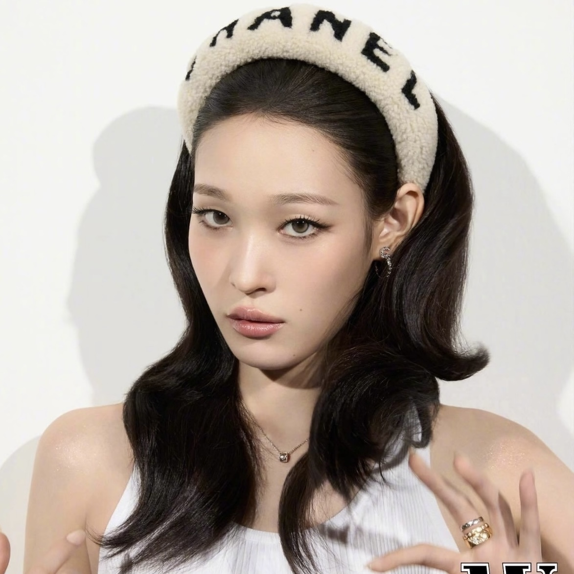 Chanel black Accessory Chanel White Plush Black Woven Wire Letter Headband Hairpin | Nigo Office