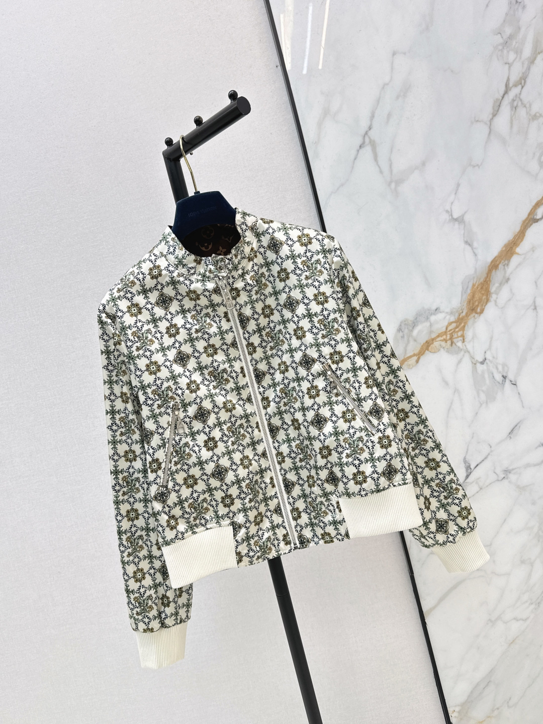 [TOP] Louis Vuitton LV Stand Collar Jacket - Brown