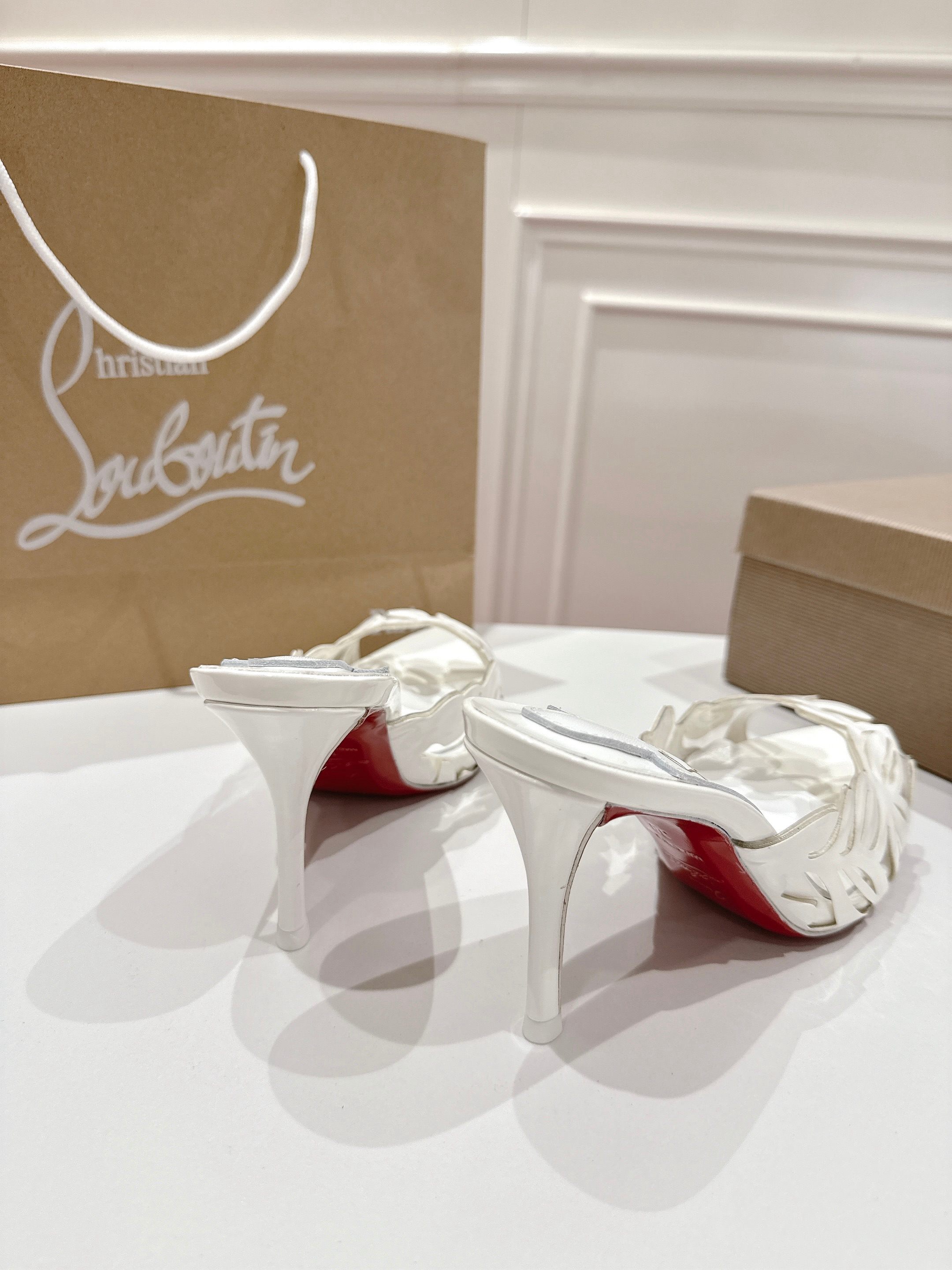 [TOP] Christian Louboutin Apostropha Petunia 80 Patent-Leather and PVC Slippers - White - 711 Luxury