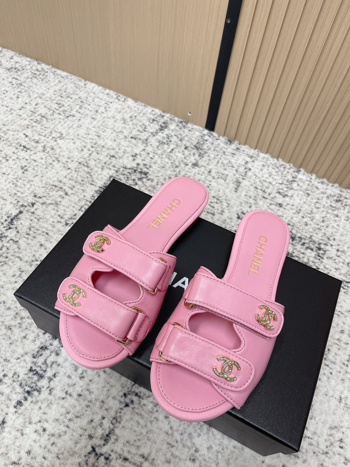 [TOP] CHANEL  Sandals - Pink