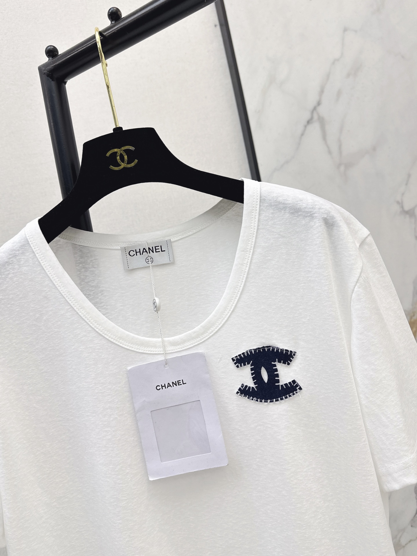 [TOP] CHANEL Short-Sleeve T-Shirt - White
