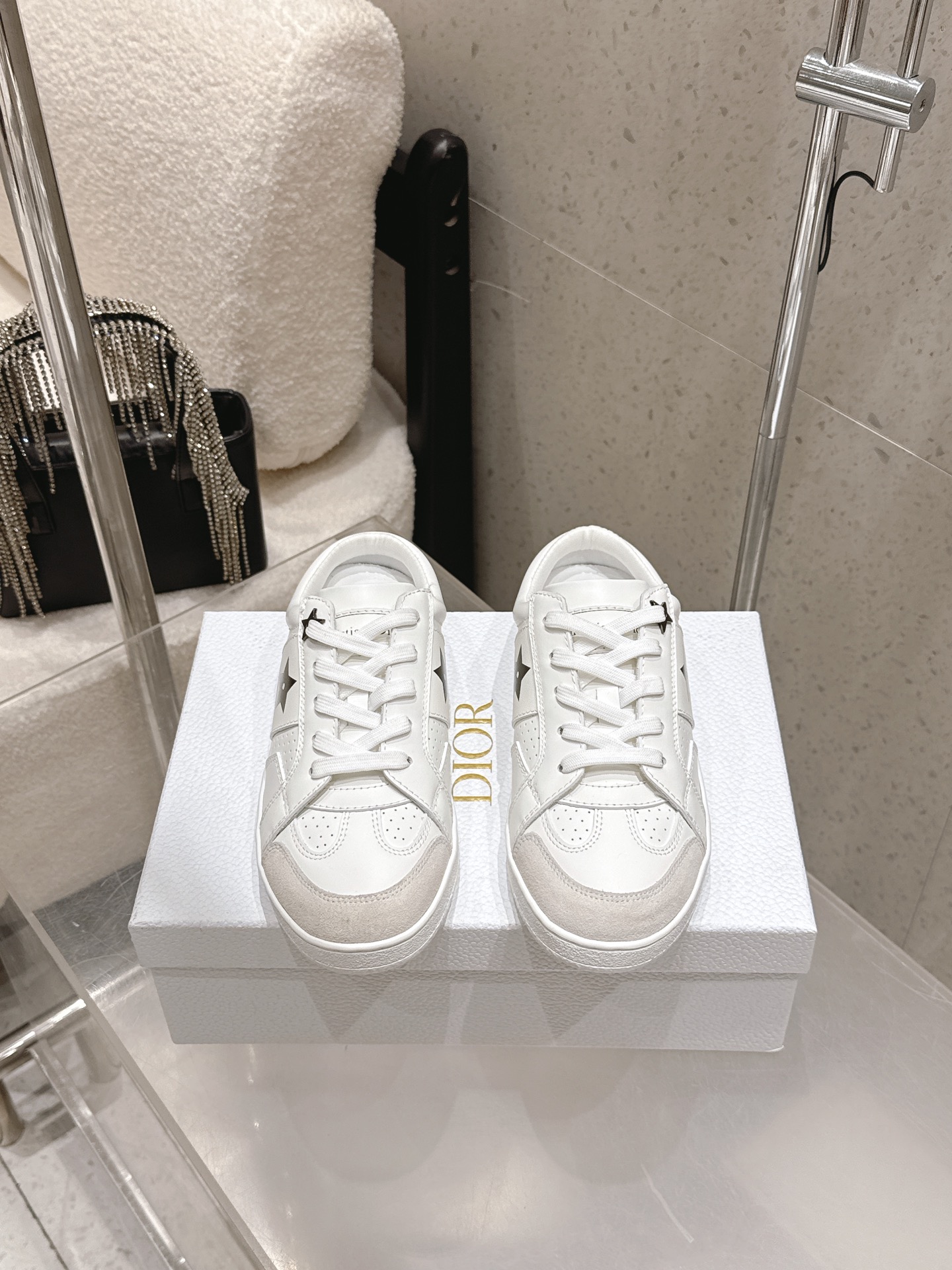 [TOP] Christian Dior Cowhide Casual Shoes - White - 711 Luxury
