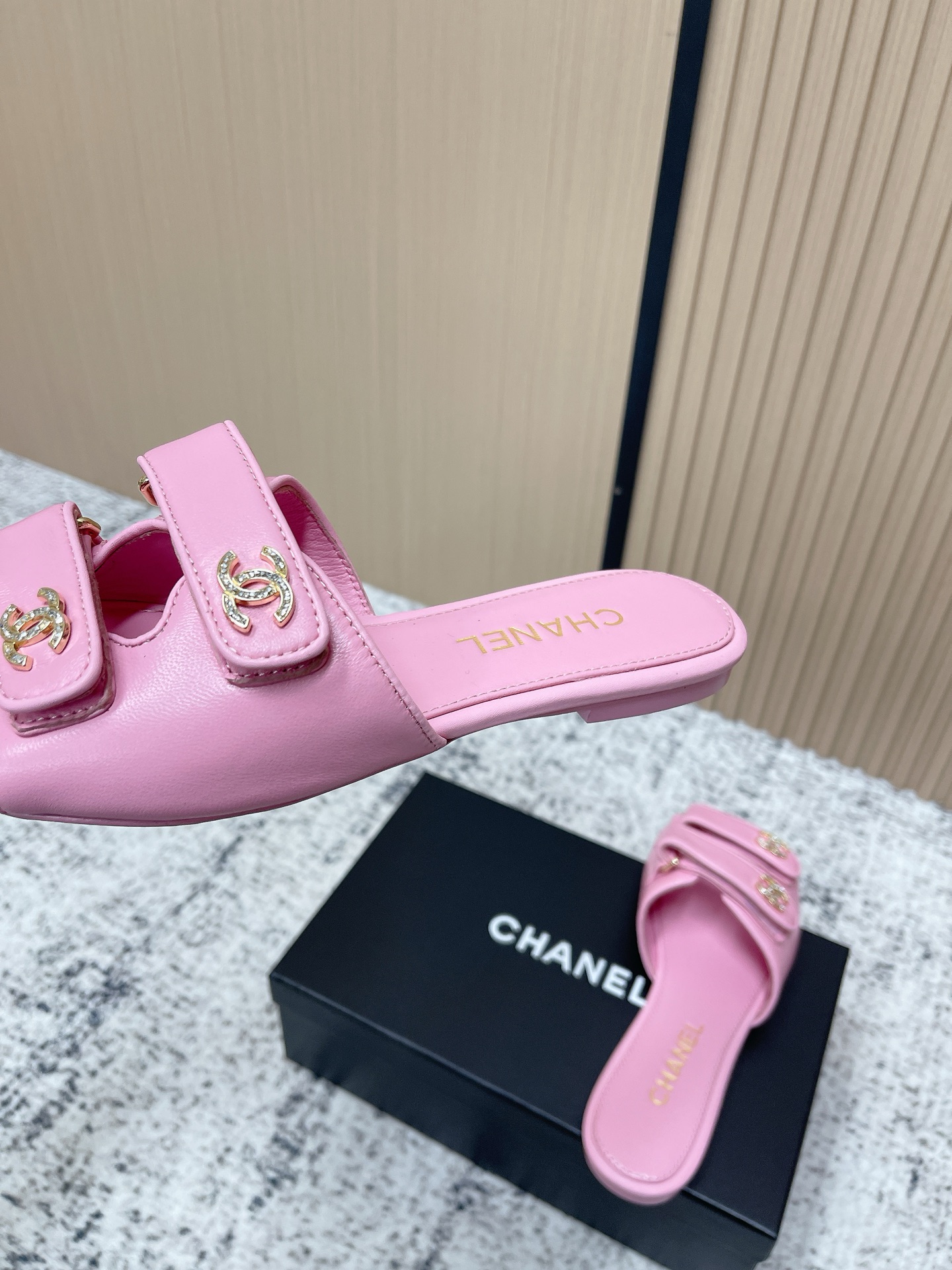 [TOP] CHANEL  Sandals - Pink