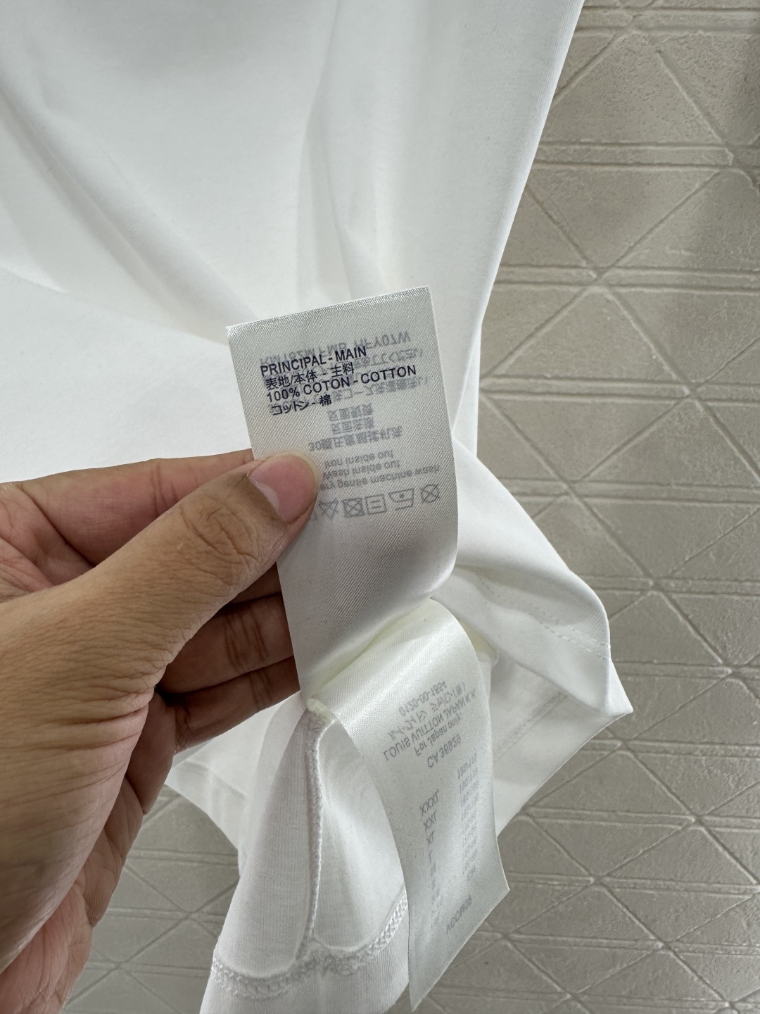 [TOP] Louis Vuitton LV Short-Sleeve T-Shirt - White